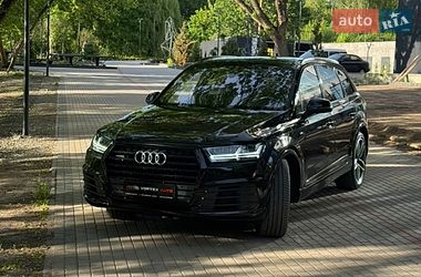 Позашляховик / Кросовер Audi Q7 2018 в Рівному