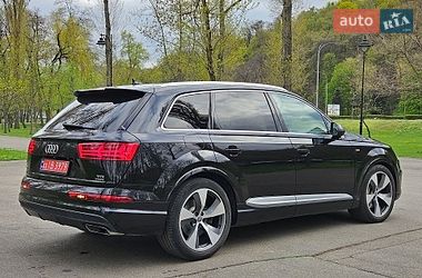 Внедорожник / Кроссовер Audi Q7 2015 в Киеве