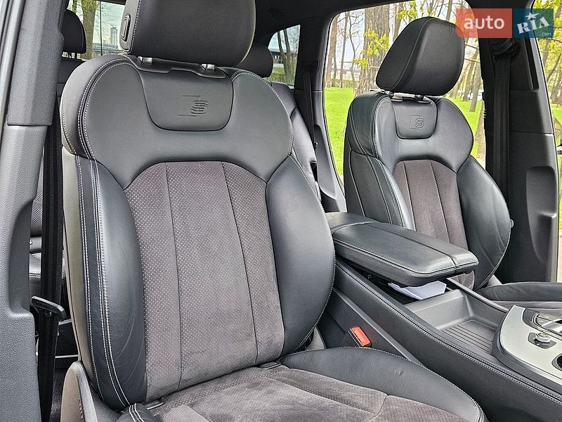Внедорожник / Кроссовер Audi Q7 2015 в Киеве