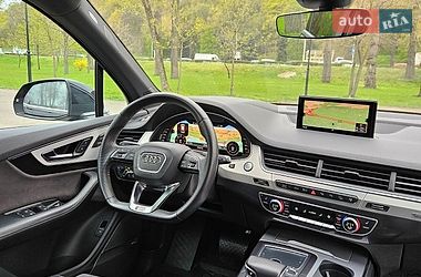 Внедорожник / Кроссовер Audi Q7 2015 в Киеве