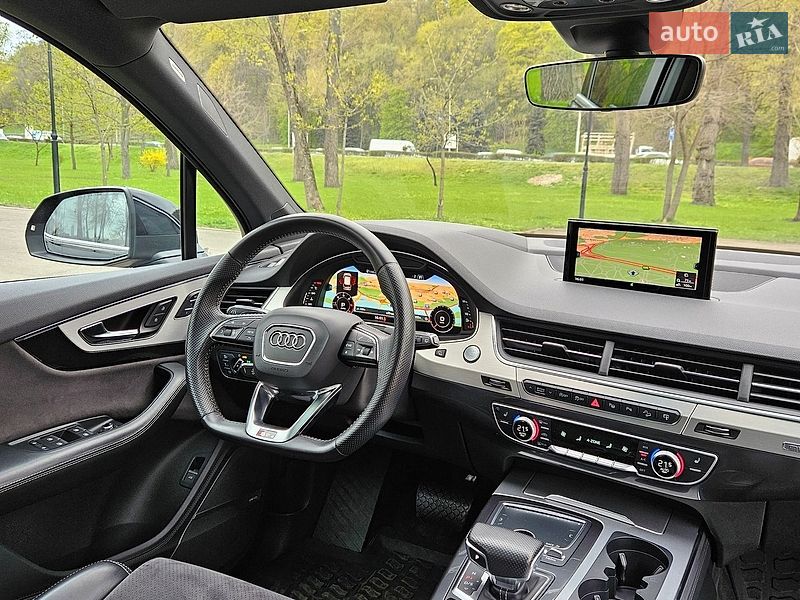 Внедорожник / Кроссовер Audi Q7 2015 в Киеве