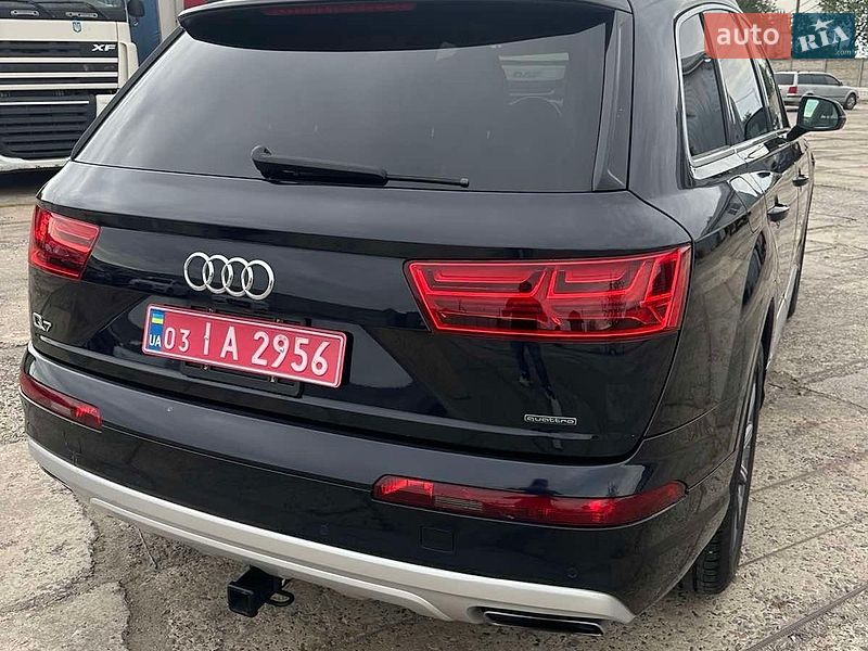 Внедорожник / Кроссовер Audi Q7 2017 в Владимире