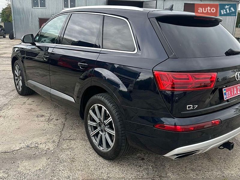 Внедорожник / Кроссовер Audi Q7 2017 в Владимире