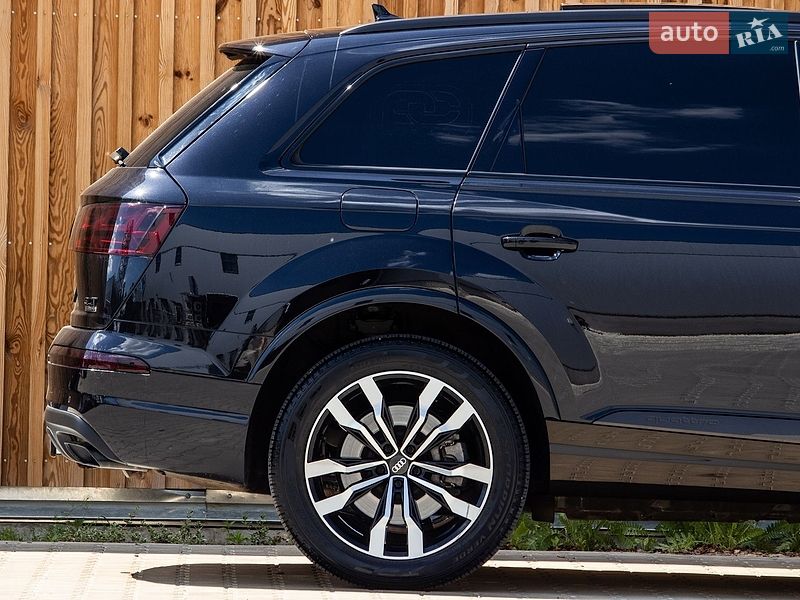 Внедорожник / Кроссовер Audi Q7 2017 в Львове
