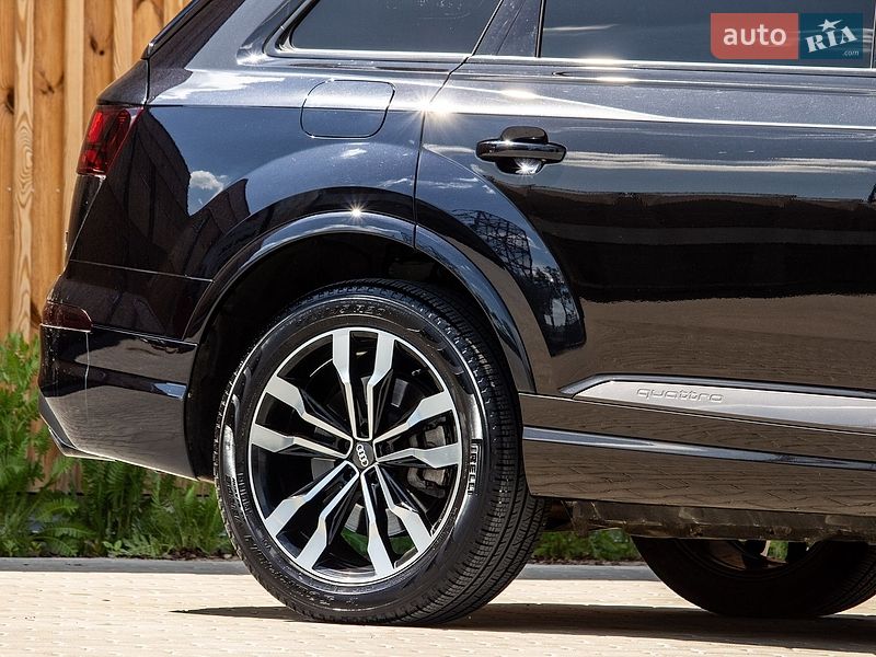 Внедорожник / Кроссовер Audi Q7 2017 в Львове