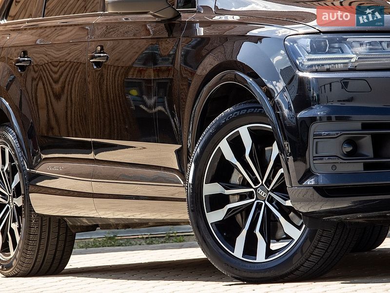 Внедорожник / Кроссовер Audi Q7 2017 в Львове