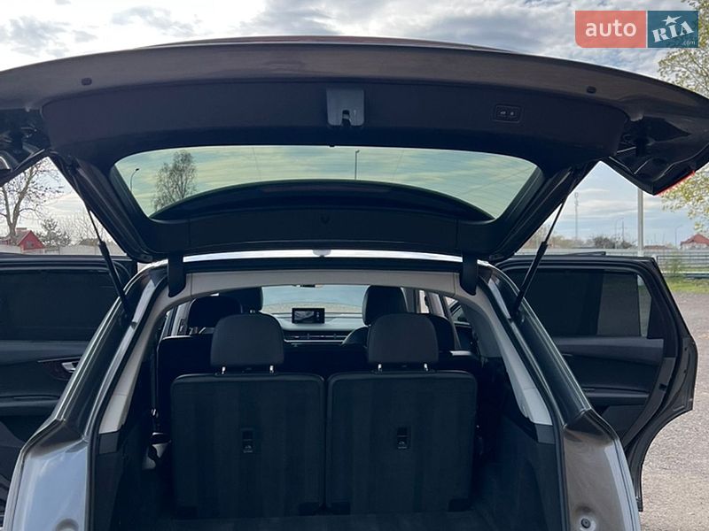 Позашляховик / Кросовер Audi Q7 2017 в Ковелі