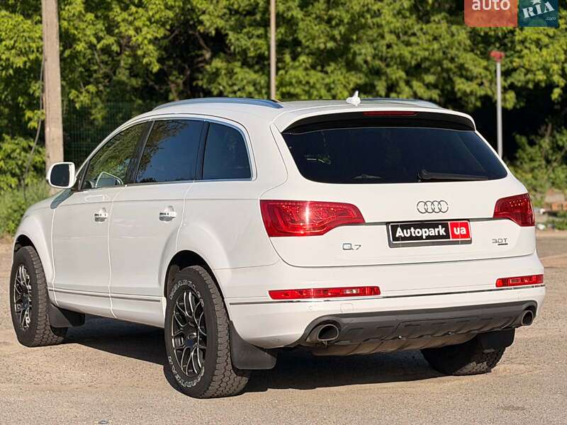 Позашляховик / Кросовер Audi Q7 2015 в Києві