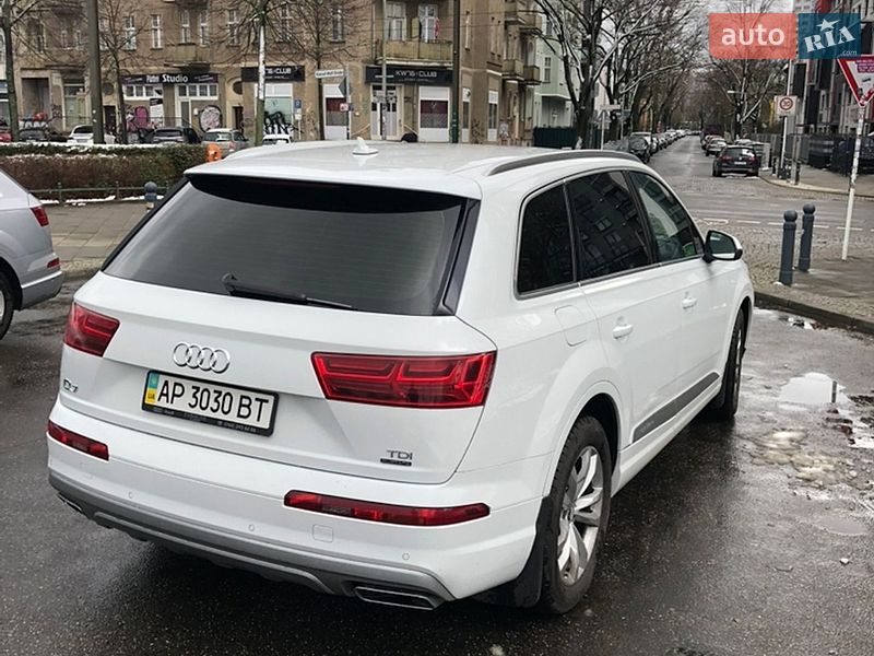 Внедорожник / Кроссовер Audi Q7 2016 в Стрые