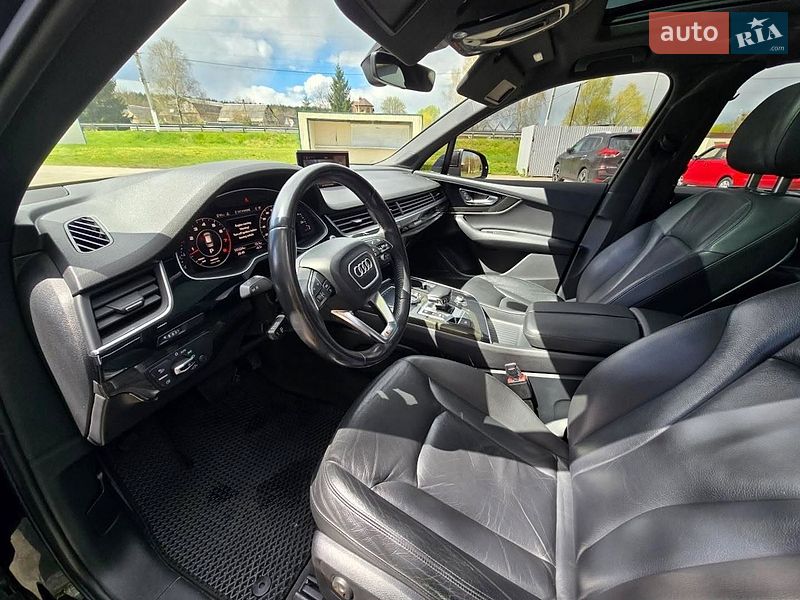 Внедорожник / Кроссовер Audi Q7 2016 в Киеве