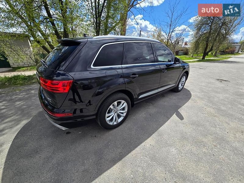 Внедорожник / Кроссовер Audi Q7 2016 в Киеве
