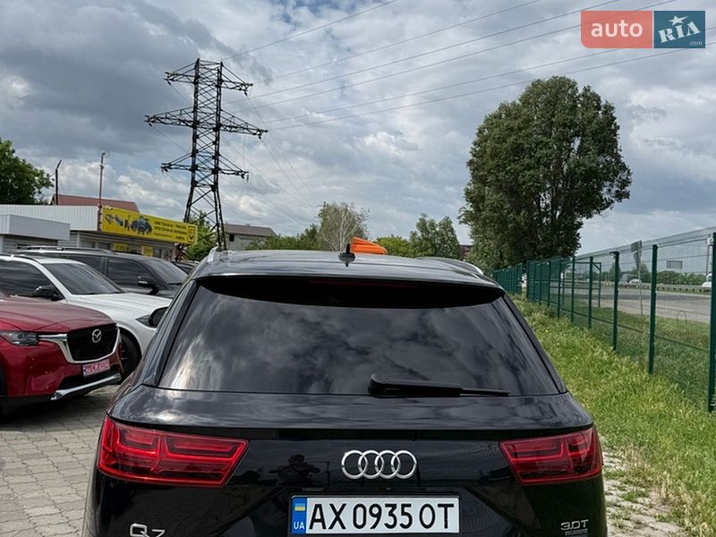 Позашляховик / Кросовер Audi Q7 2016 в Дніпрі