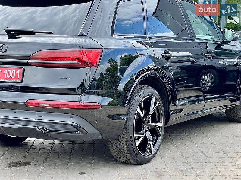 Позашляховик / Кросовер Audi Q7 2021 в Нововолинську