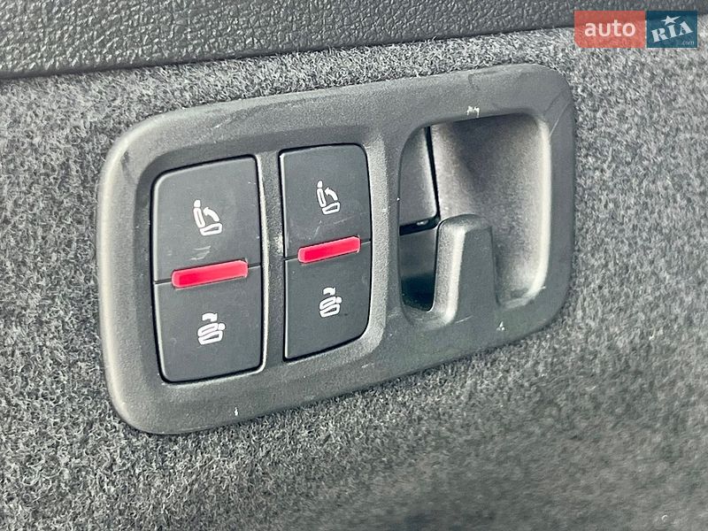 Позашляховик / Кросовер Audi Q7 2021 в Нововолинську