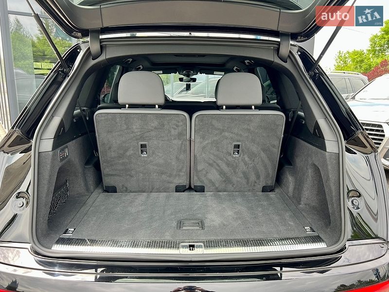 Позашляховик / Кросовер Audi Q7 2021 в Нововолинську