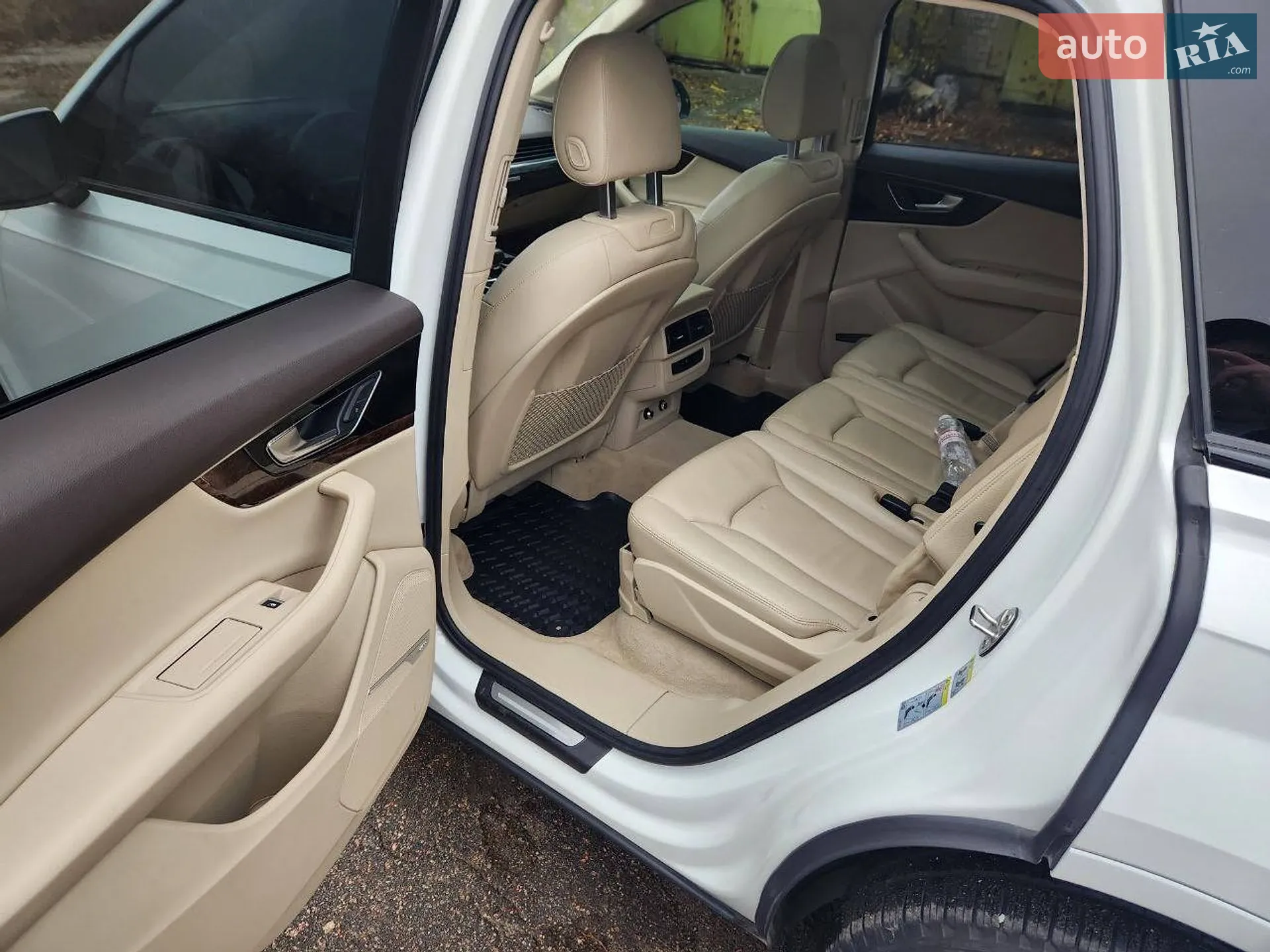 Audi Q7 2018 VIN WA1LAAF78JD033918 фото оголошення 12 з 50