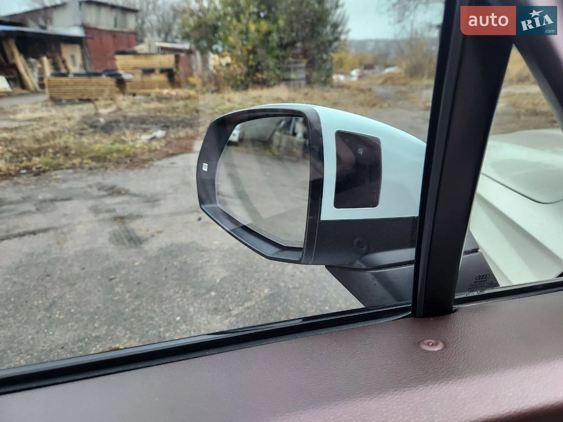 Audi Q7 2018 VIN WA1LAAF78JD033918 фото оголошення 19 з 50
