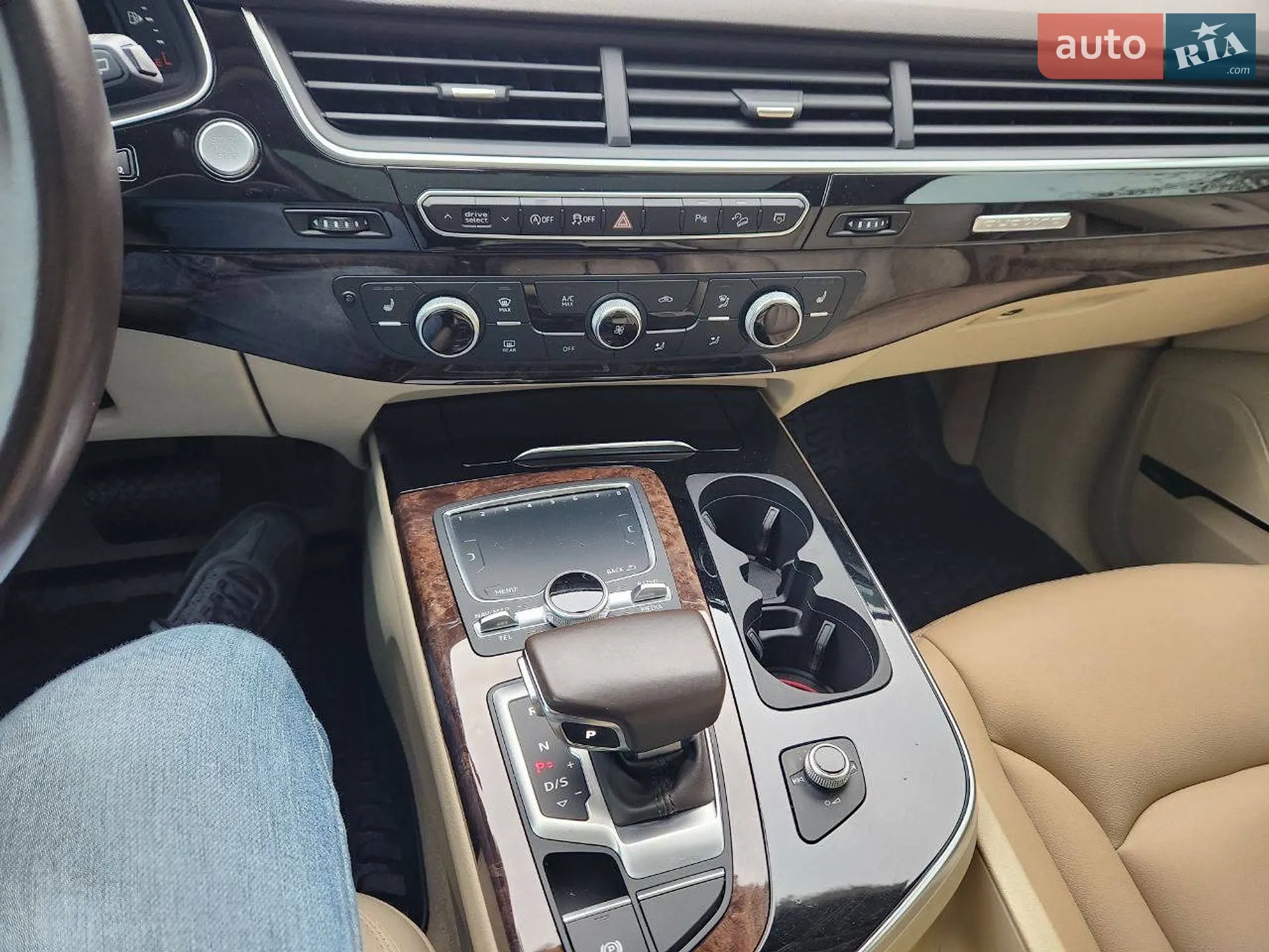 Audi Q7 2018 VIN WA1LAAF78JD033918 фото оголошення 24 з 50