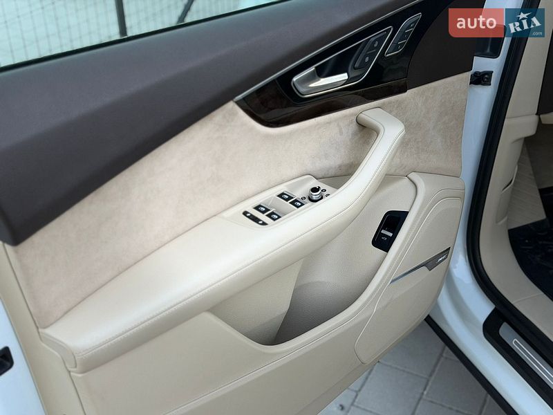 Позашляховик / Кросовер Audi Q7 2017 в Львові