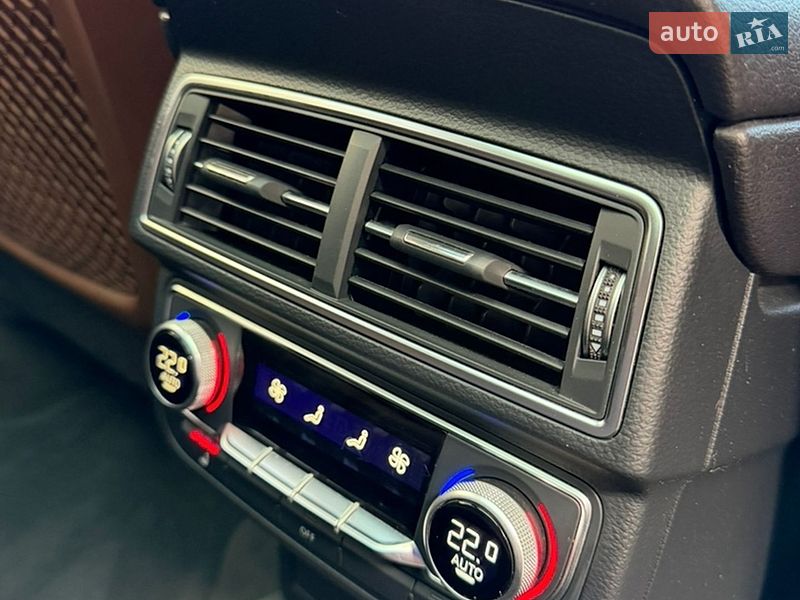 Внедорожник / Кроссовер Audi Q7 2017 в Киеве