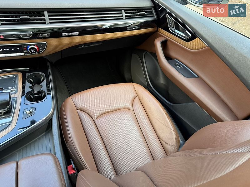 Внедорожник / Кроссовер Audi Q7 2017 в Киеве