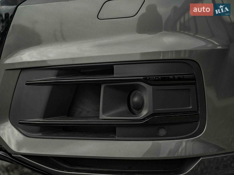 Позашляховик / Кросовер Audi Q7 2017 в Чернівцях