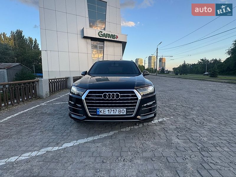 Внедорожник / Кроссовер Audi Q7 2015 в Днепре