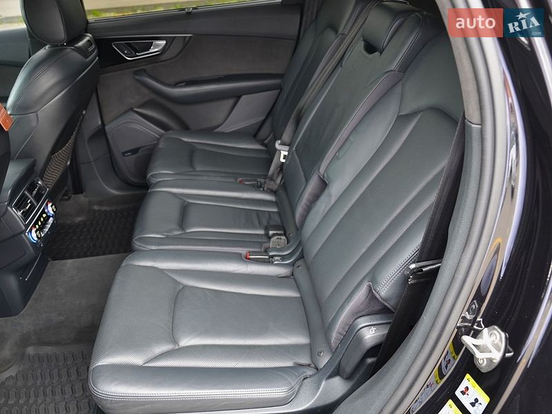 Внедорожник / Кроссовер Audi Q7 2015 в Киеве