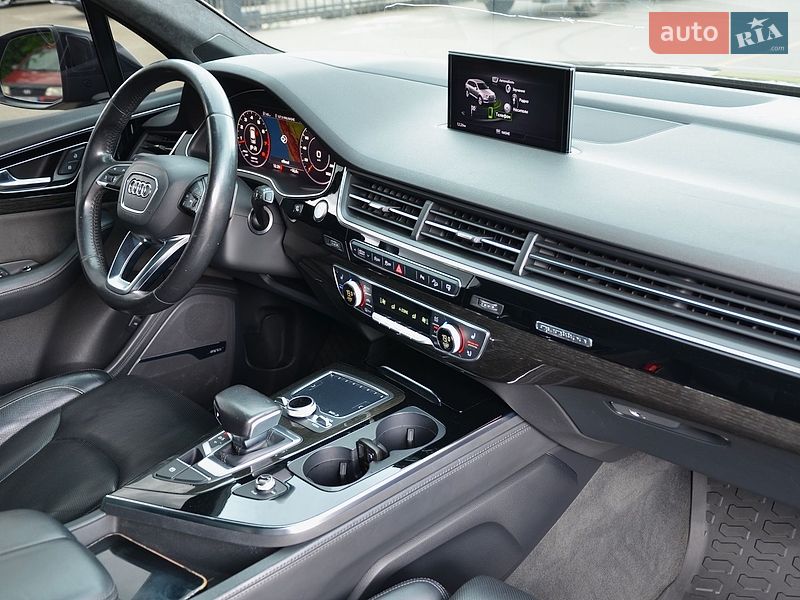 Внедорожник / Кроссовер Audi Q7 2015 в Киеве