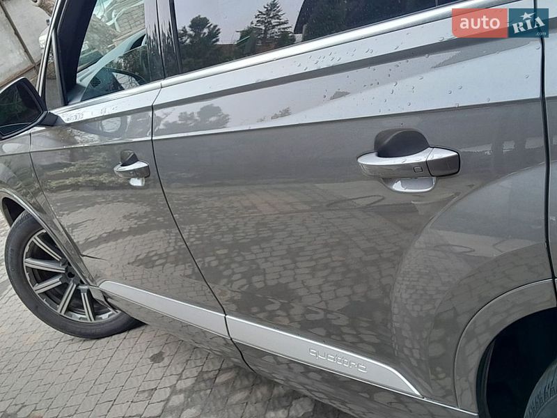 Внедорожник / Кроссовер Audi Q7 2017 в Стрые