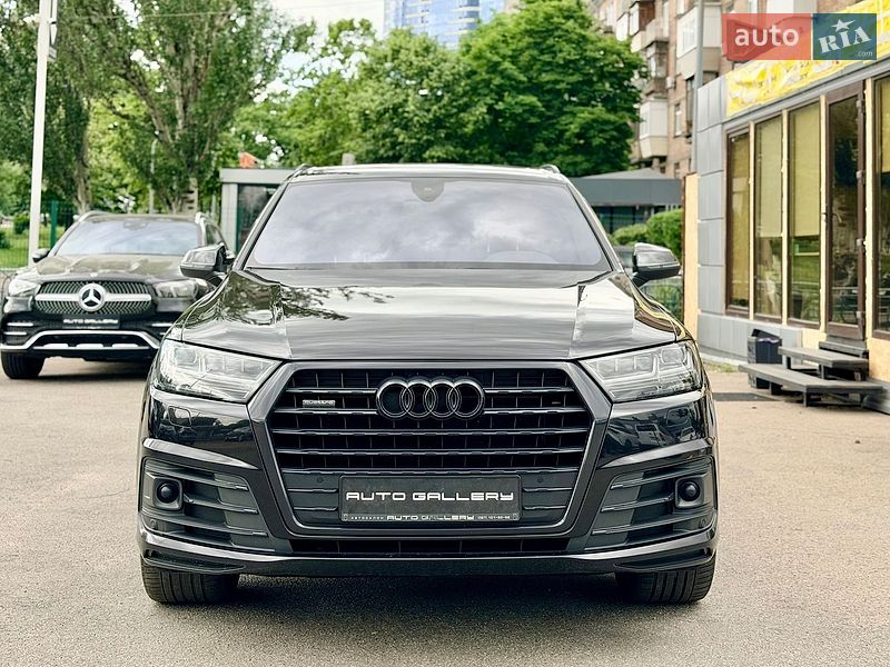 Позашляховик / Кросовер Audi Q7 2018 в Києві