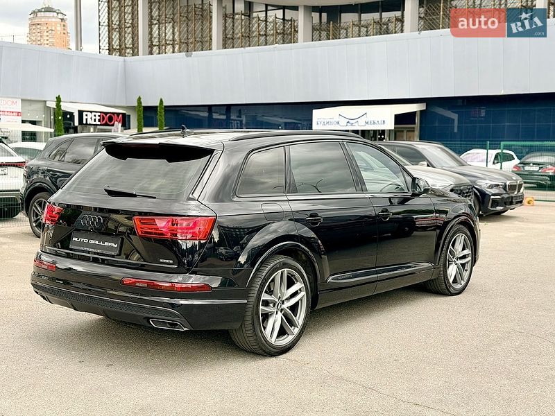 Позашляховик / Кросовер Audi Q7 2018 в Києві