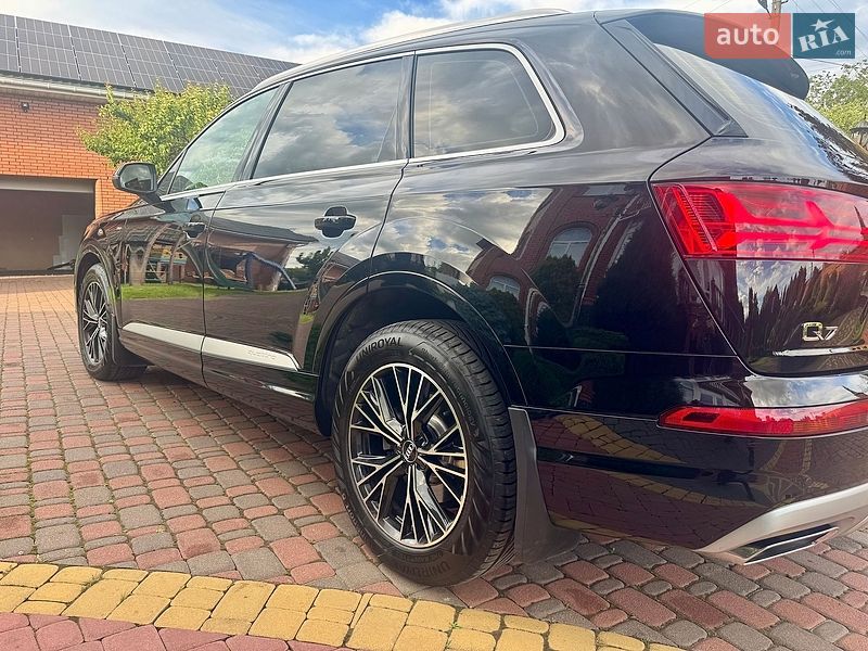 Позашляховик / Кросовер Audi Q7 2017 в Києві фото 9 Позашляховик / Кросовер Audi Q7 2017 в Києві