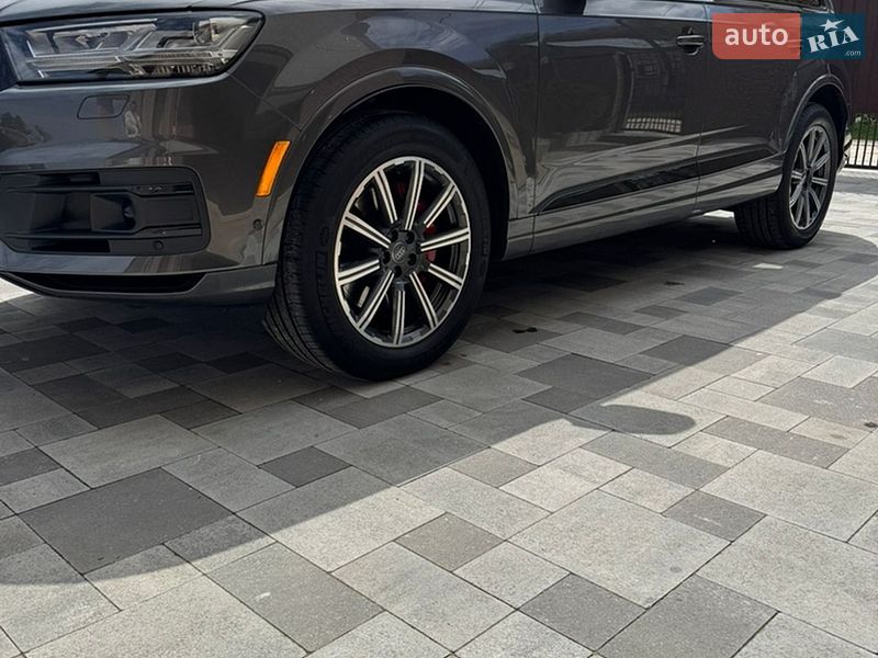 Внедорожник / Кроссовер Audi Q7 2019 в Киеве