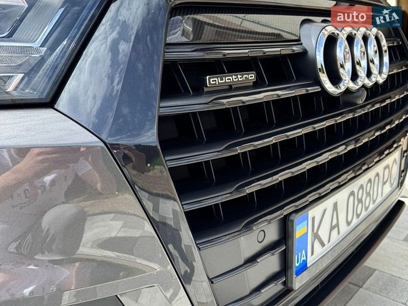 Внедорожник / Кроссовер Audi Q7 2019 в Киеве