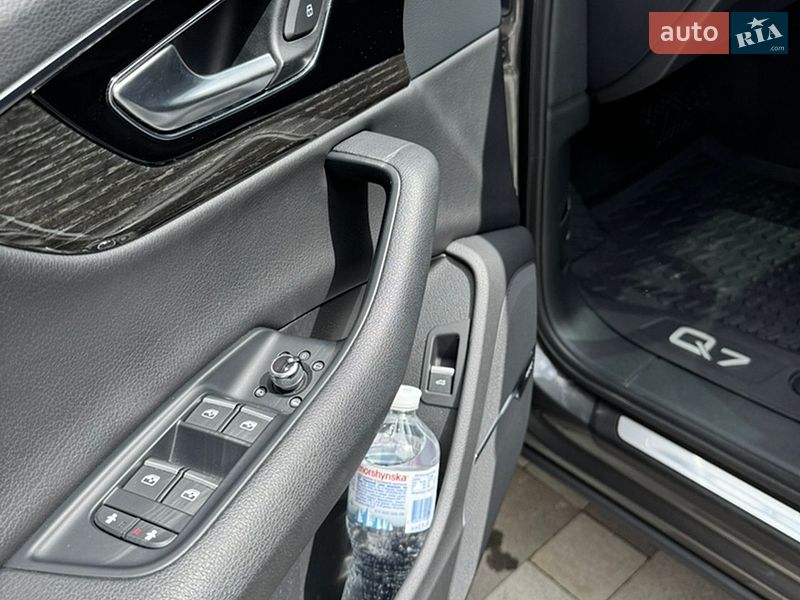 Внедорожник / Кроссовер Audi Q7 2019 в Киеве