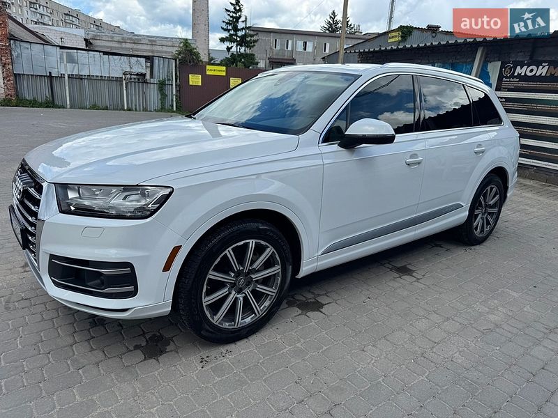 Позашляховик / Кросовер Audi Q7 2016 в Дніпрі