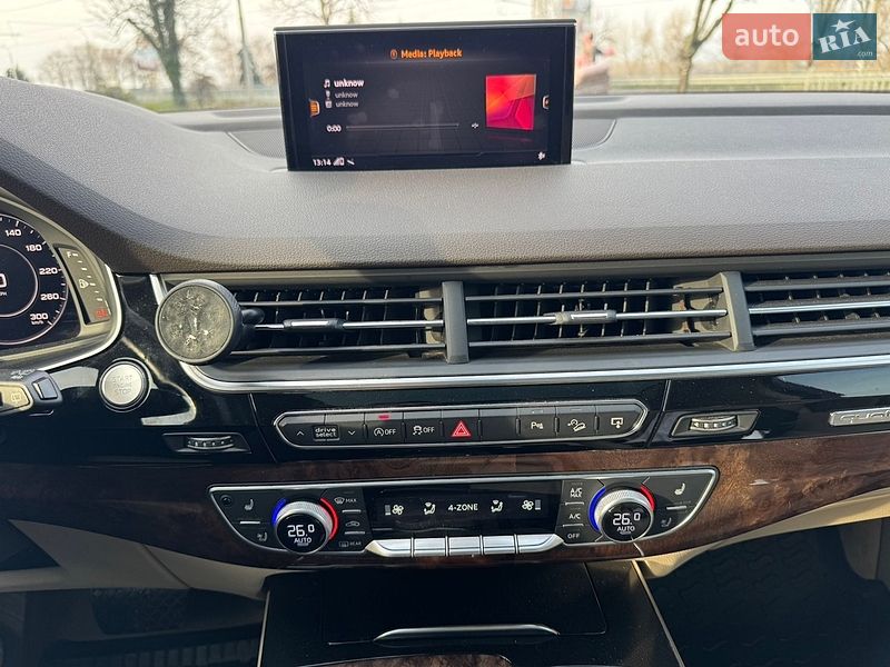 Позашляховик / Кросовер Audi Q7 2016 в Дніпрі