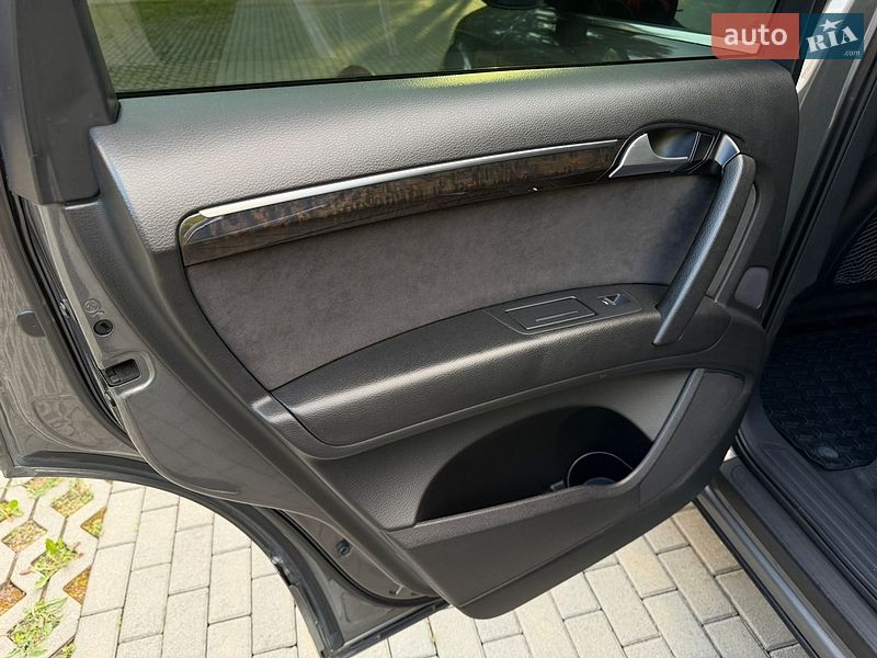 Позашляховик / Кросовер Audi Q7 2013 в Мукачевому
