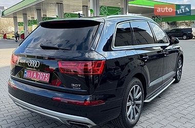 Позашляховик / Кросовер Audi Q7 2017 в Києві