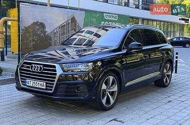 Позашляховик / Кросовер Audi Q7 2017 в Рівному