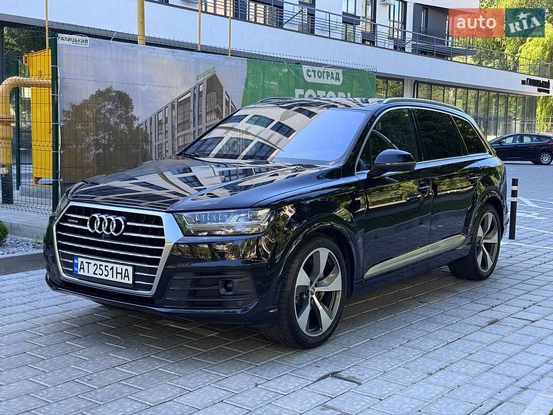 Позашляховик / Кросовер Audi Q7 2017 в Рівному