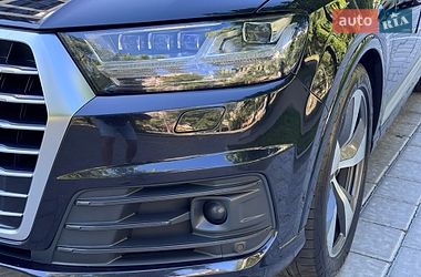 Позашляховик / Кросовер Audi Q7 2017 в Рівному