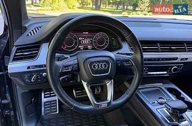 Позашляховик / Кросовер Audi Q7 2017 в Рівному