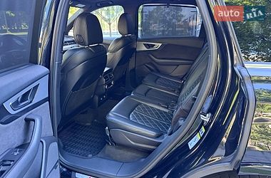 Позашляховик / Кросовер Audi Q7 2017 в Рівному