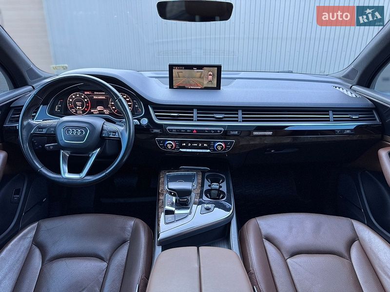 Позашляховик / Кросовер Audi Q7 2016 в Сарнах