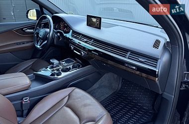 Позашляховик / Кросовер Audi Q7 2016 в Сарнах