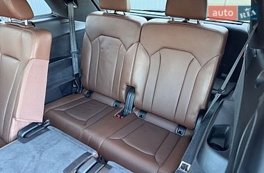 Позашляховик / Кросовер Audi Q7 2016 в Сарнах