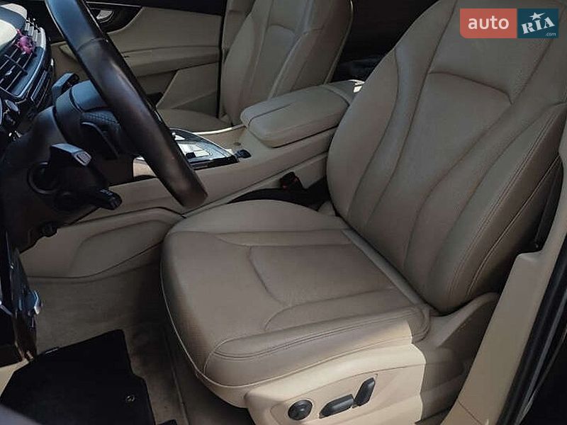 Позашляховик / Кросовер Audi Q7 2017 в Києві