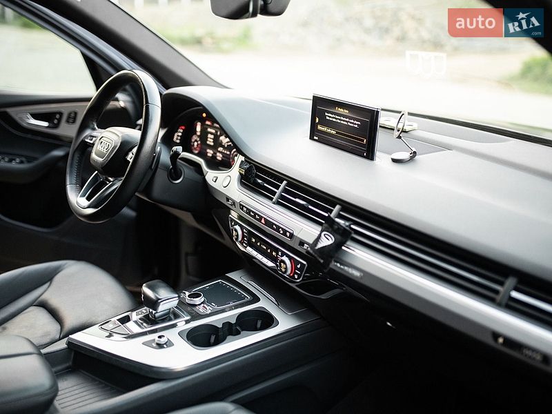 Позашляховик / Кросовер Audi Q7 2017 в Чернівцях